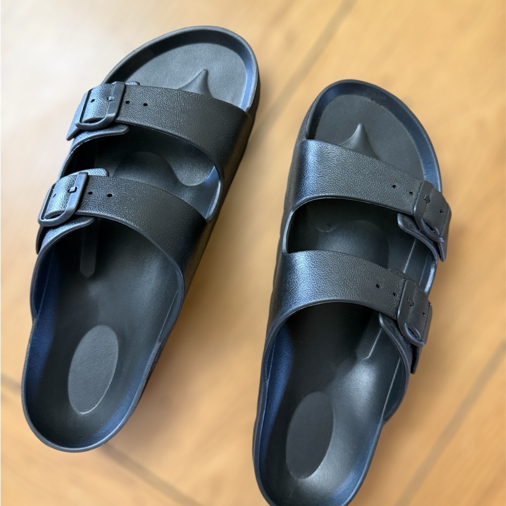 Women’s black waterproof Birkenstock style sandal